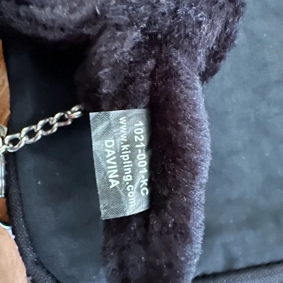 Kipling Black Crossbody with attached iconic Monkey New, 1 small tag attached - Picture 6 of 6